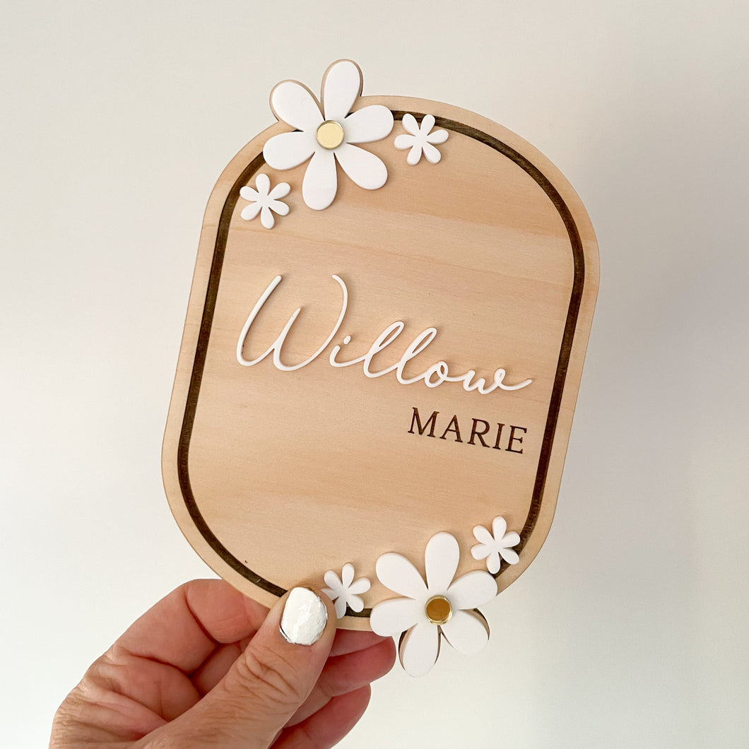 Daisy Oval Name Plaque